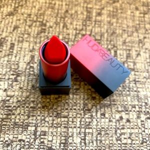 Huda Beauty El Cinco De Mayo Matte Lipstick